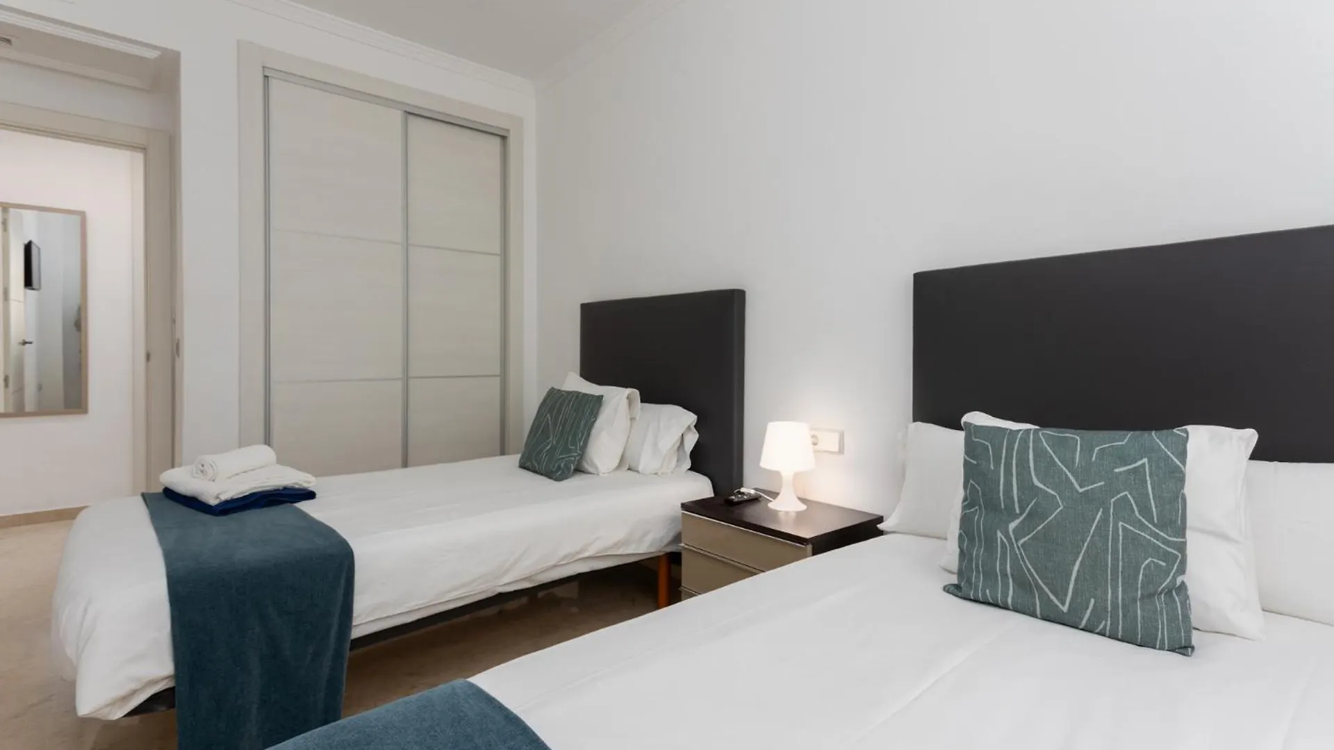 Mtr - Marbella Temporary Rent 3 Bedrooms Av Del Mar Spain