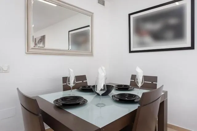 Mtr - Marbella Temporary Rent 3 Bedrooms Av Del Mar 0*,  Španělsko